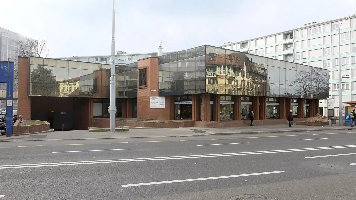 Underground parking space for rent - Avenue De Châtelaine 81, 1219 Châtelaine - Photo 2