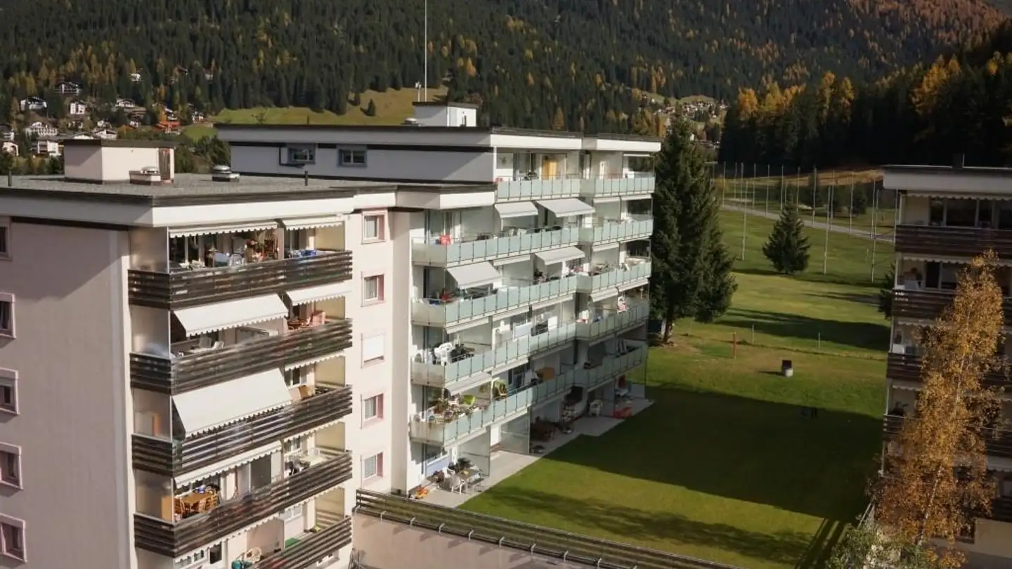 Place de parking souterraine à louer - Hertistrasse 23, 7270 Davos Platz