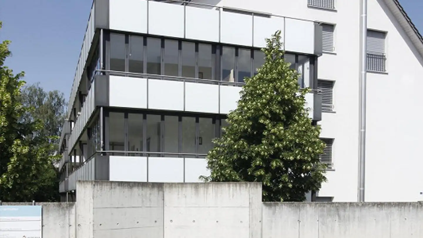 Place de parking souterraine à louer - Kaiserstuhlstrasse, 8172 Niederglatt ZH