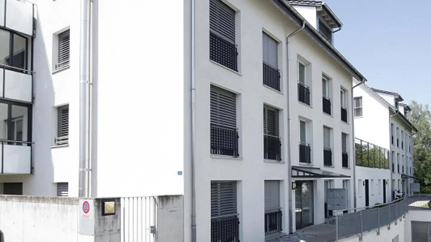 Place de parking souterraine à louer - Kaiserstuhlstrasse, 8172 Niederglatt ZH