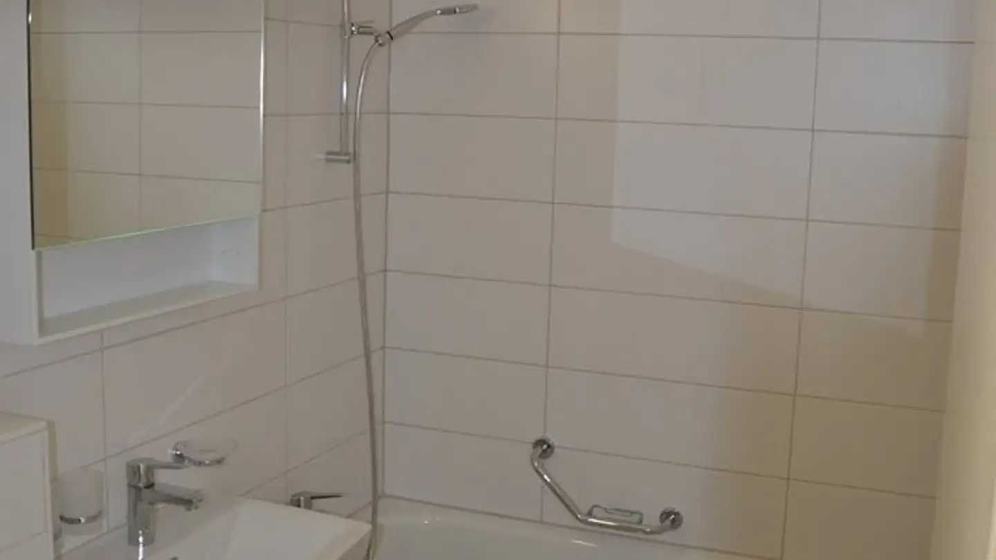 Appartamento in affitto - Rue Du Rocher 24, 2000 Neuchâtel - Photo 2