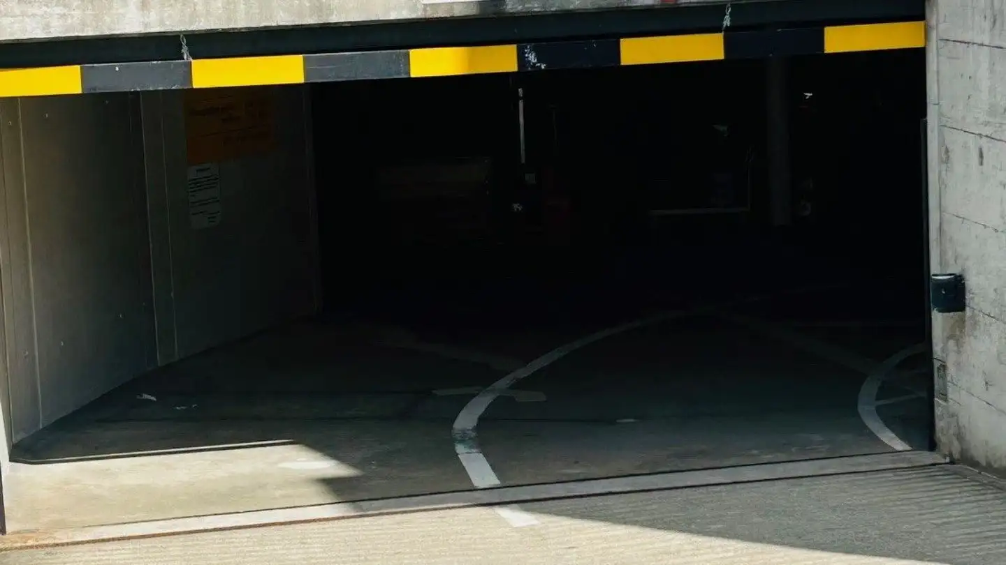 Tiefgaragenstellplatz mieten - Ischimattstrasse 7, 4513 Langendorf