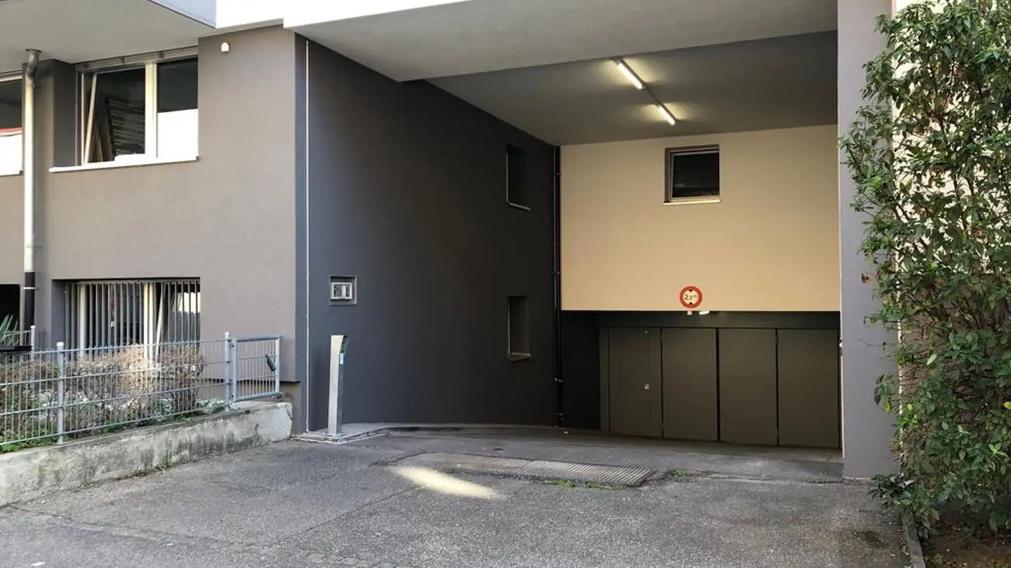 Place de parking souterraine à louer - Oetlingerstrasse, 4057 Basel