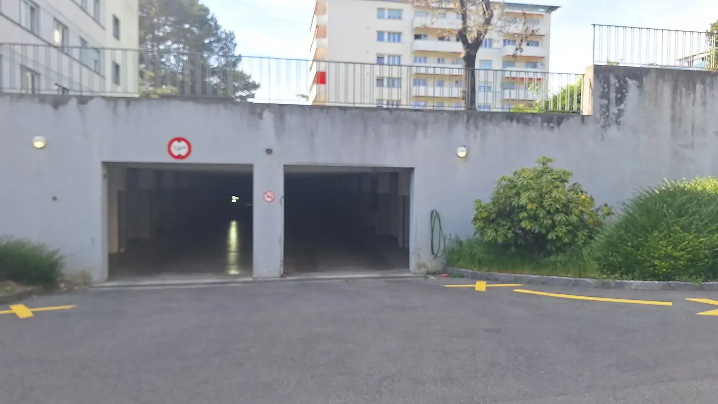 Single garage for sale - Chemin De La Résidence, 1009 Pully