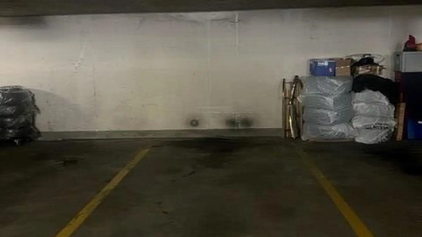 Parkplatz im Freien mieten - Aarestrasse 13, 2555 Brügg BE - Foto 3