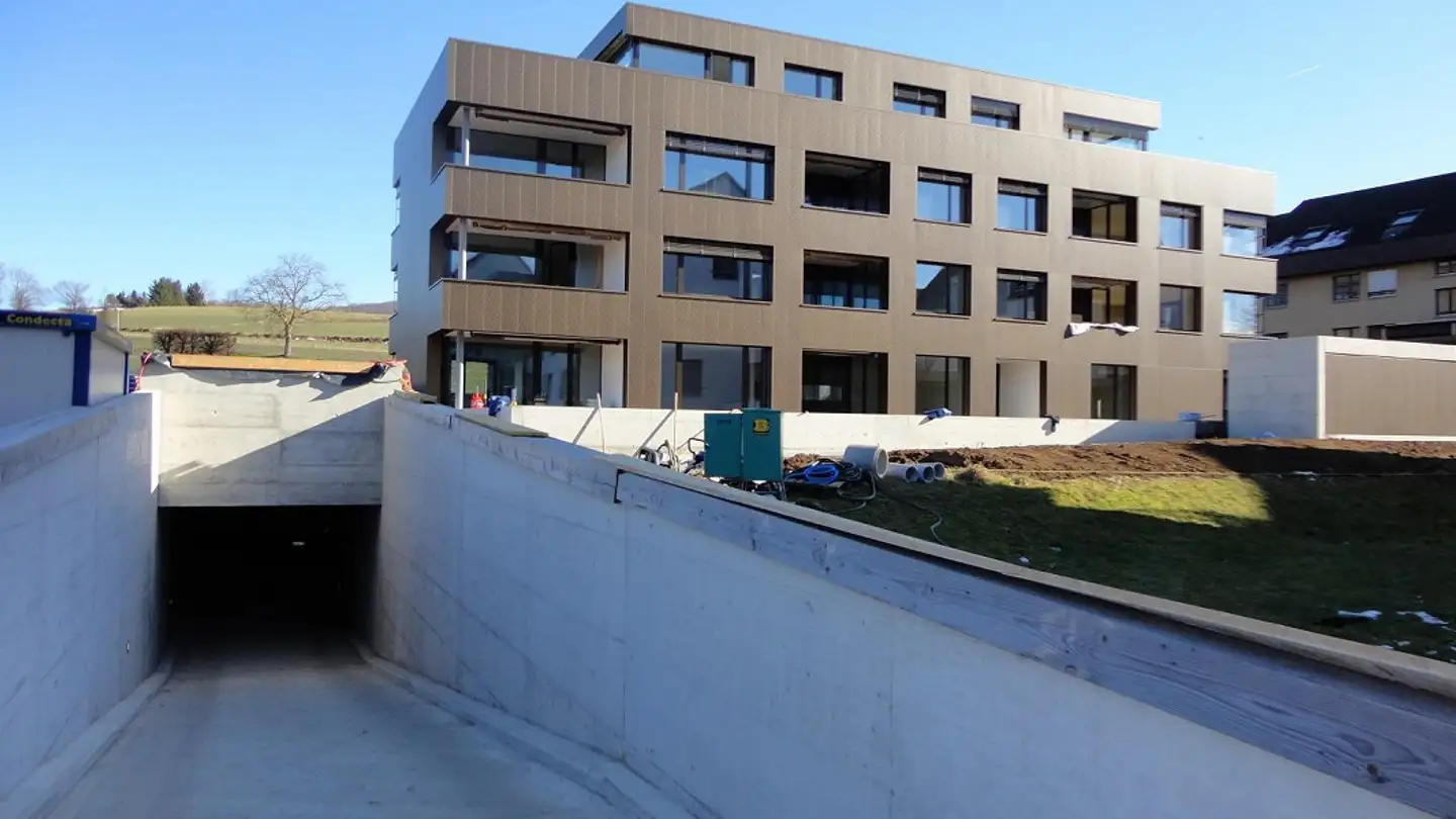 Tiefgaragenstellplatz mieten - Kirchweg 20a, 5420 Ehrendingen