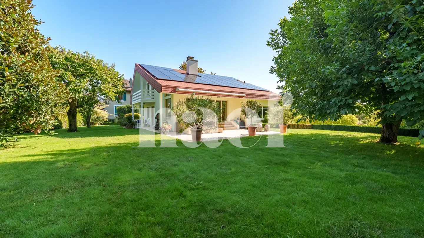 Villa for sale - 1295 Mies