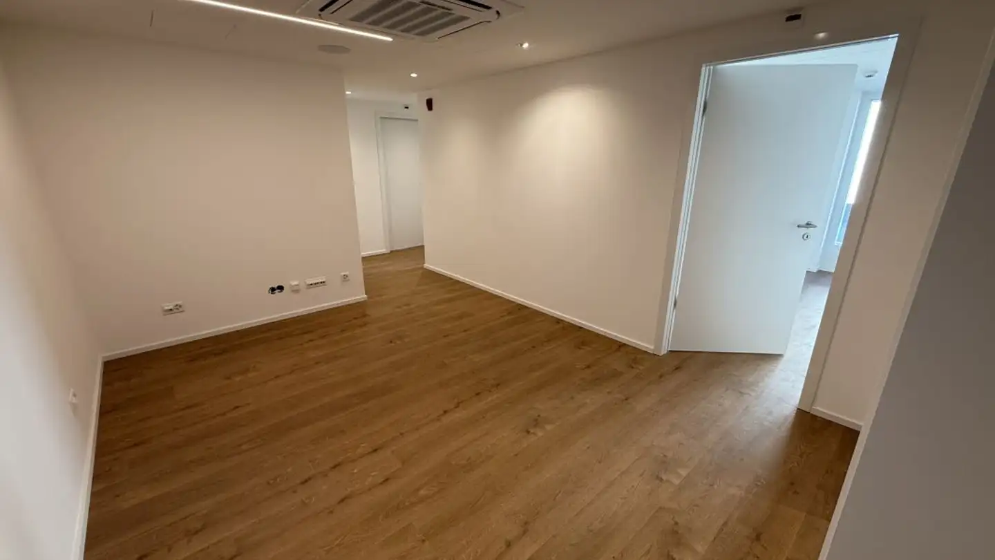 Gewerbe mieten - Via Stazione 24b, 6532 Castione - Foto 4