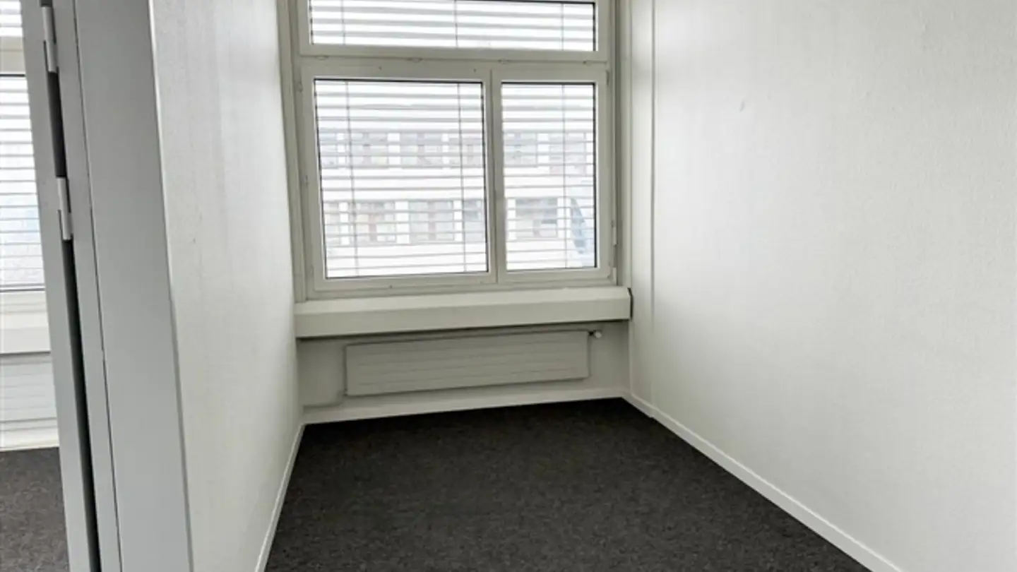 Wohnung mieten - Industriestrasse 25, 8604 Volketswil - Foto 3