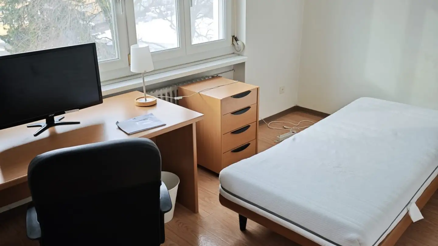 Single room for rent - Luziaweg, 8807 Freienbach