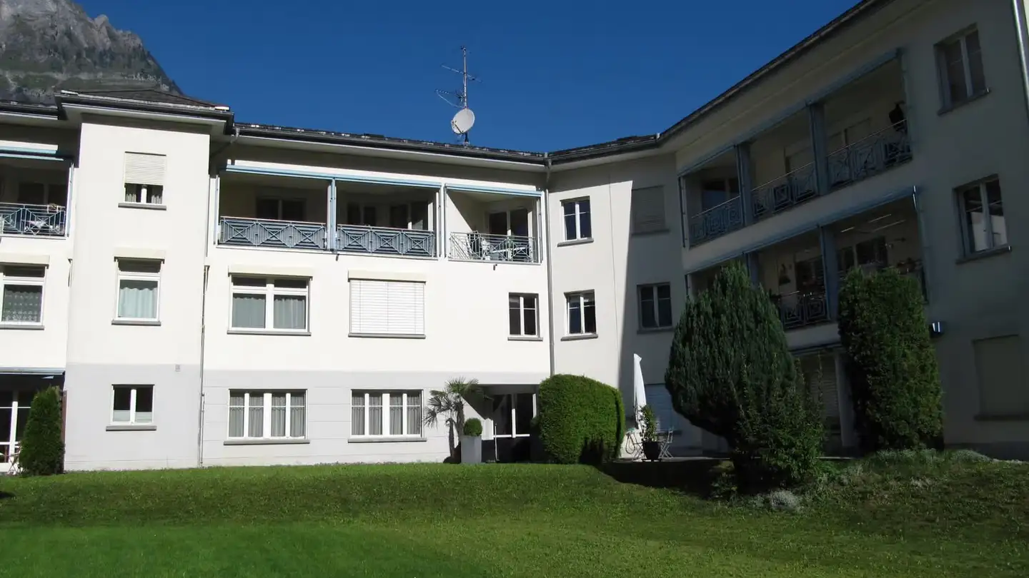 Attic flat for rent - Hauptstrasse 40b, 8756 Mitlödi - Photo 3