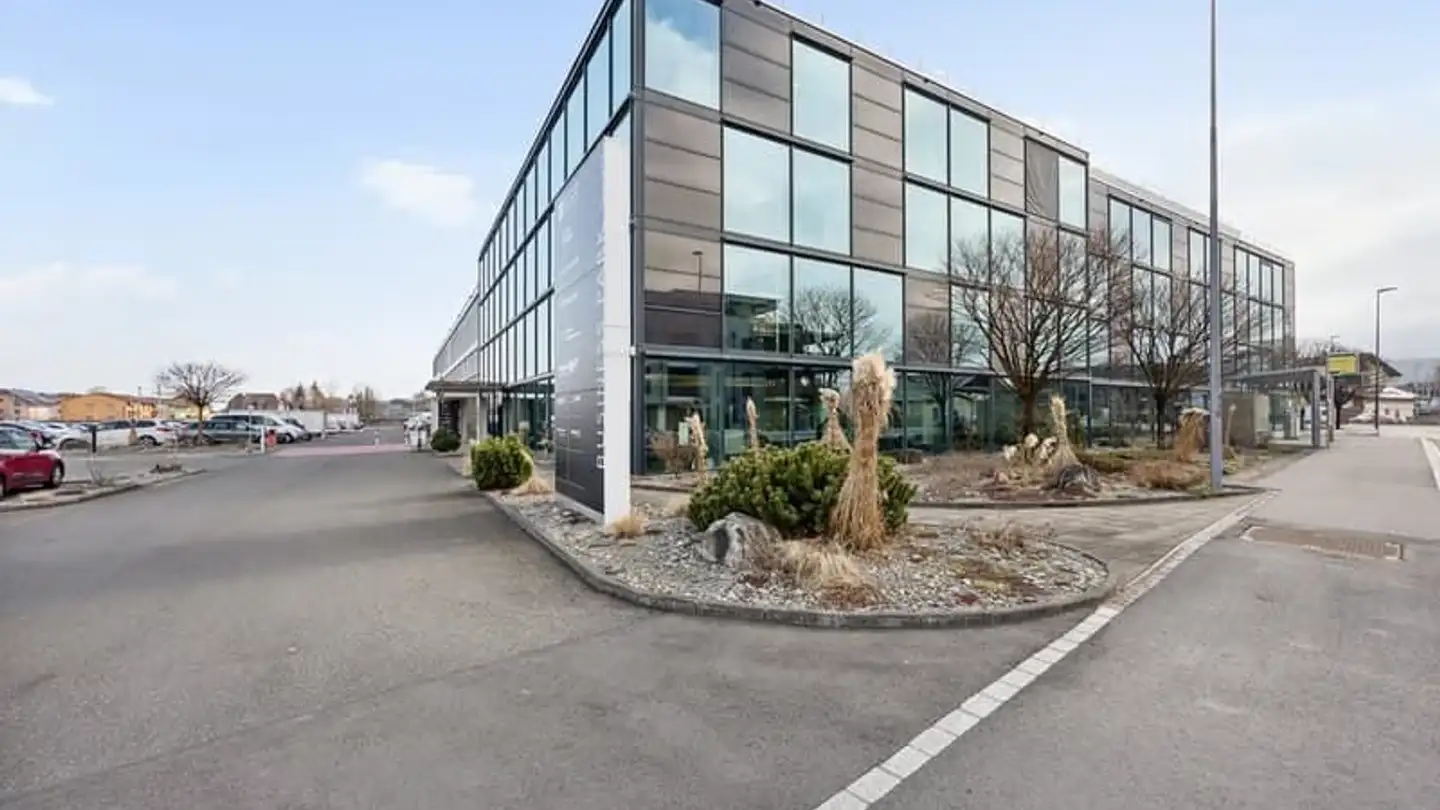 Commercial à louer - Schorenstrasse 39, 3645 Gwatt (Thun)