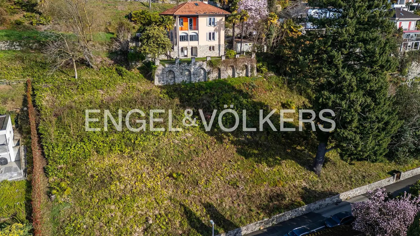 Constructible plot for sale - 6644 Orselina