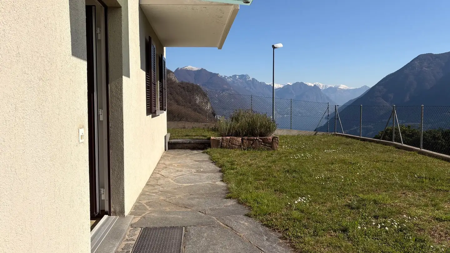 Appartamento in affitto - Via San Salvatore 11, 6914 Carona