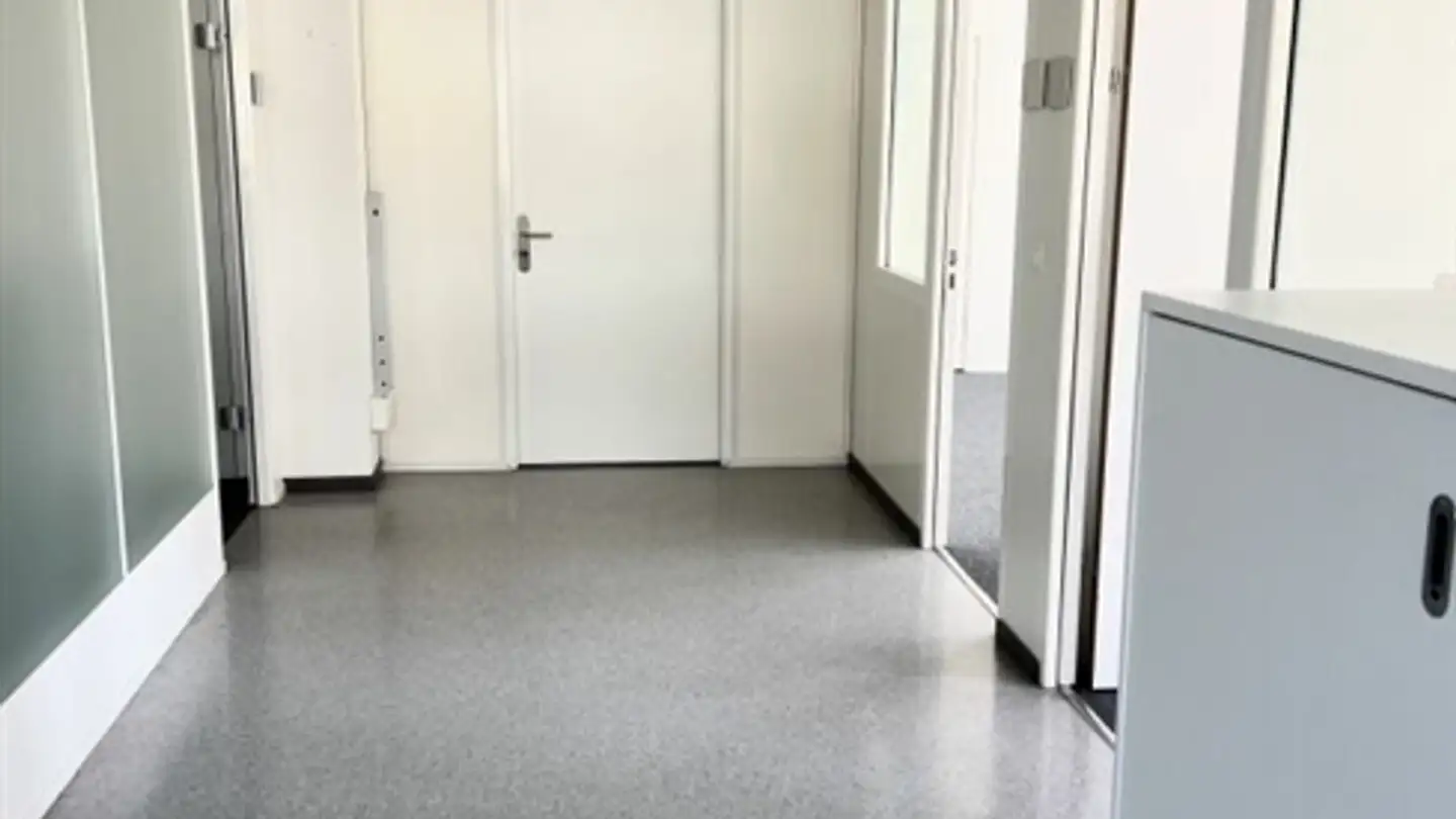 Wohnung mieten - Industriestrasse 25, 8604 Volketswil - Foto 2