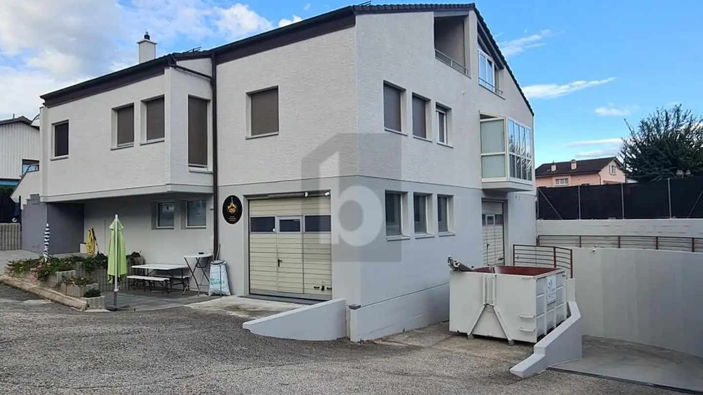 Commercial for rent - 1305 Penthalaz