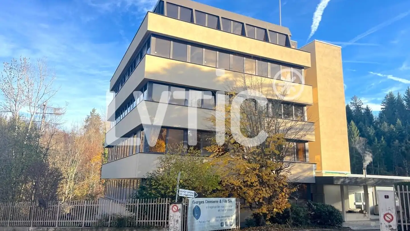Commercial for rent - 1088 Ropraz