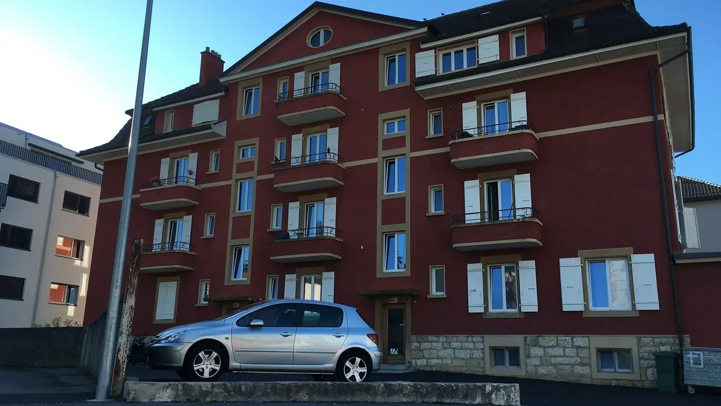 Parkplatz im Freien mieten - 2034 Peseux - Foto 2