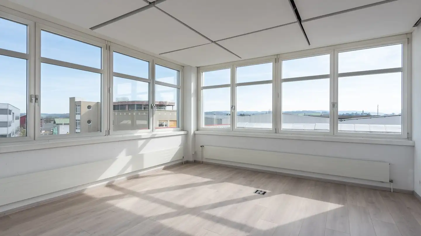 Spazio ufficio in affitto - Industrie Neuhof 23, 3422 Kirchberg BE - Photo 2