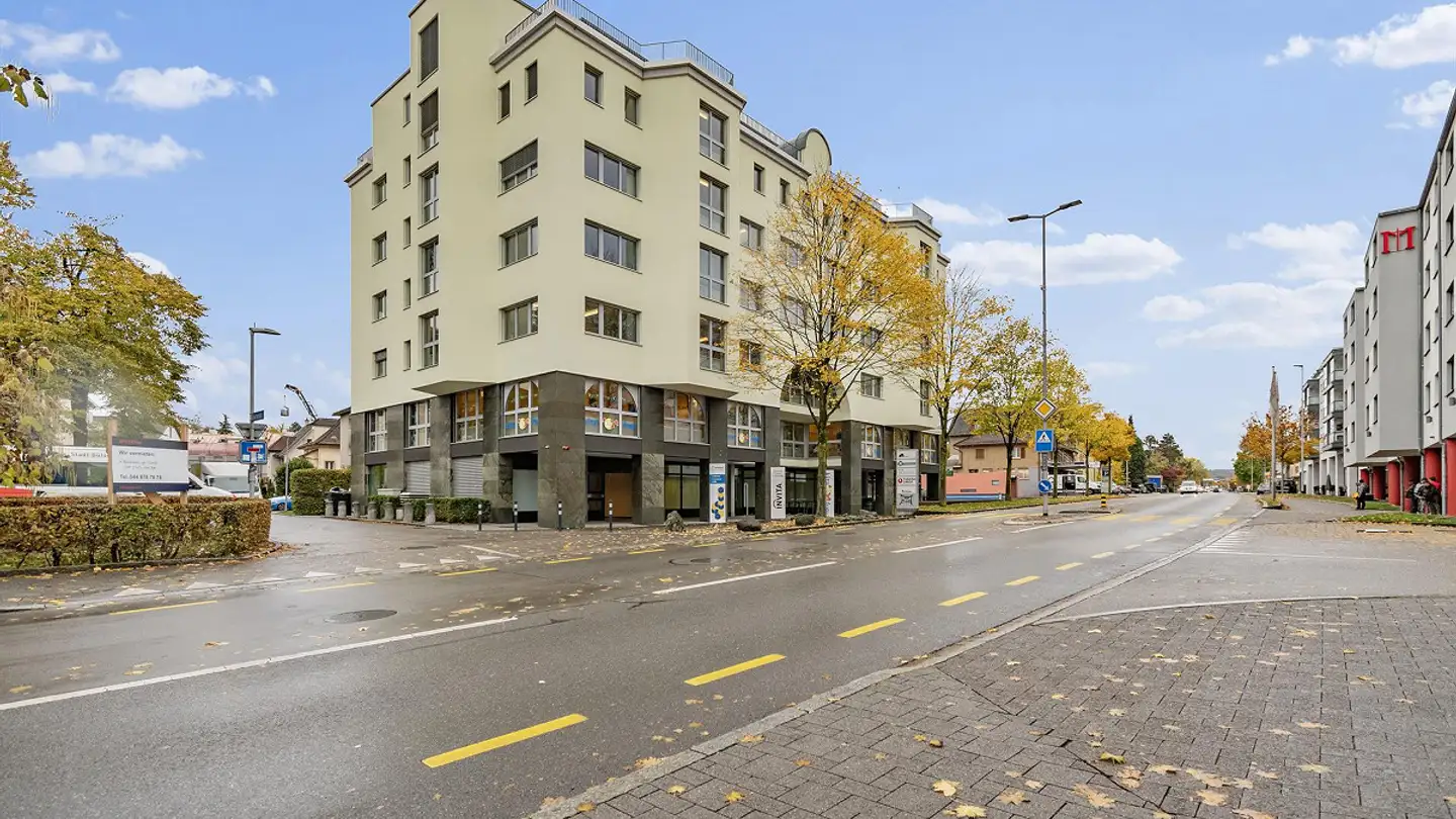 Commercial for rent - Schaffhauserstrasse 104, 8152 Glattbrugg