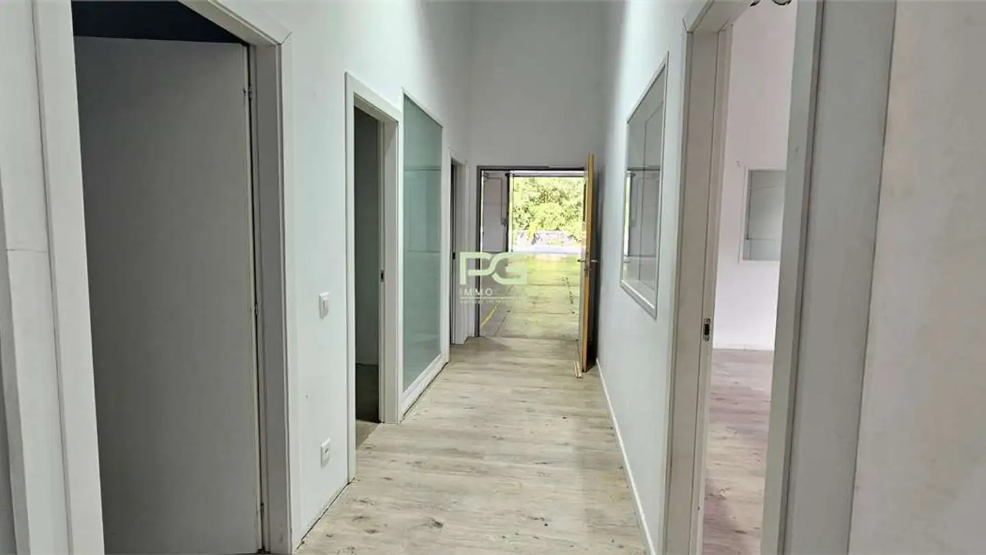 Bürofläche mieten - Via Stazione 18b, 6532 Castione - Foto 2