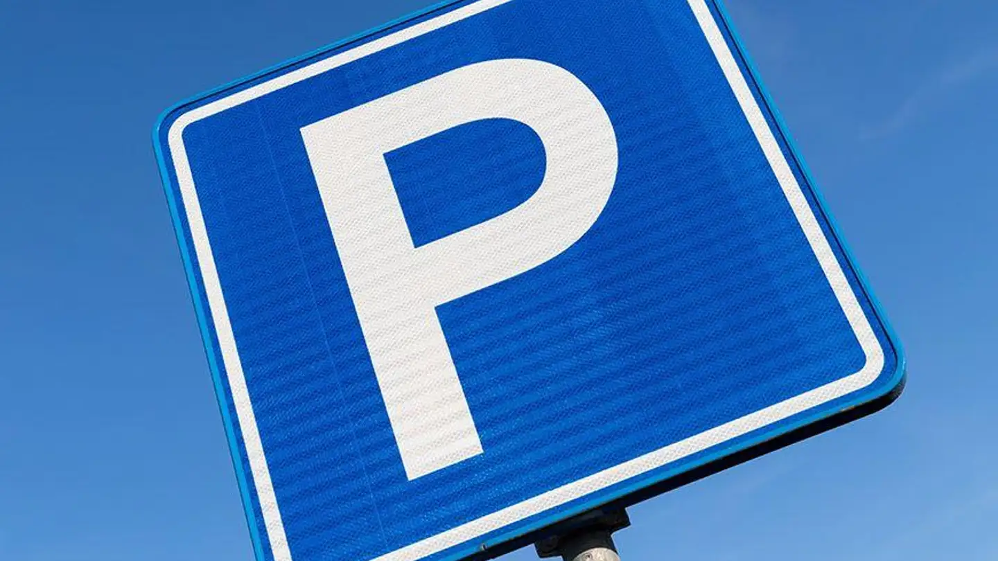 Outdoor parking space for rent - Stationsstrasse, 8606 Nänikon