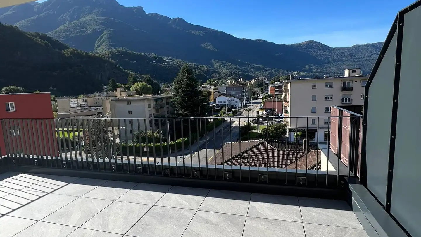 Appartement à louer - Viale C. Olgiati 29a, 6512 Giubiasco - Photo 2