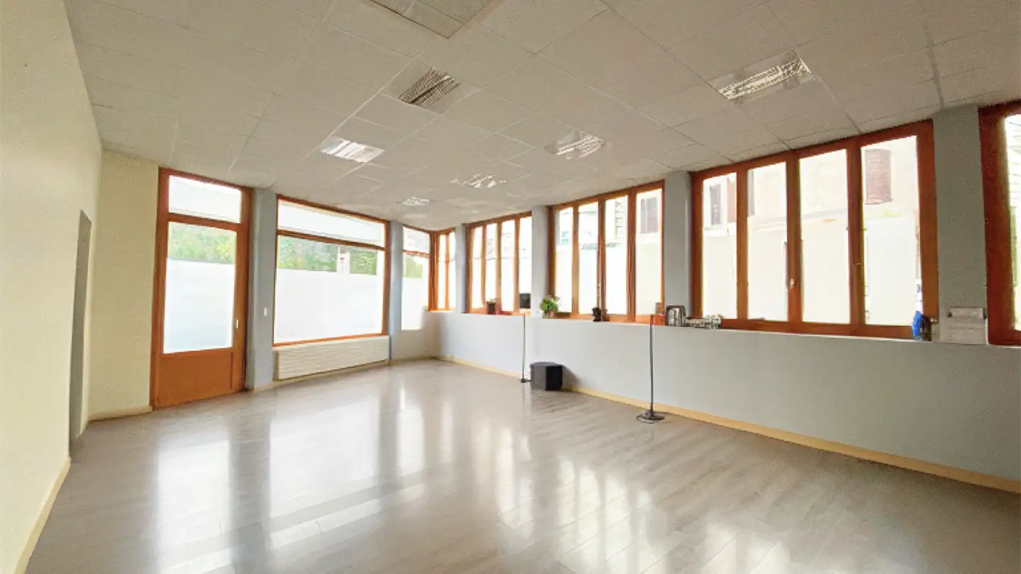 Commercial for sale - 1225 Chêne-Bourg - Photo 2