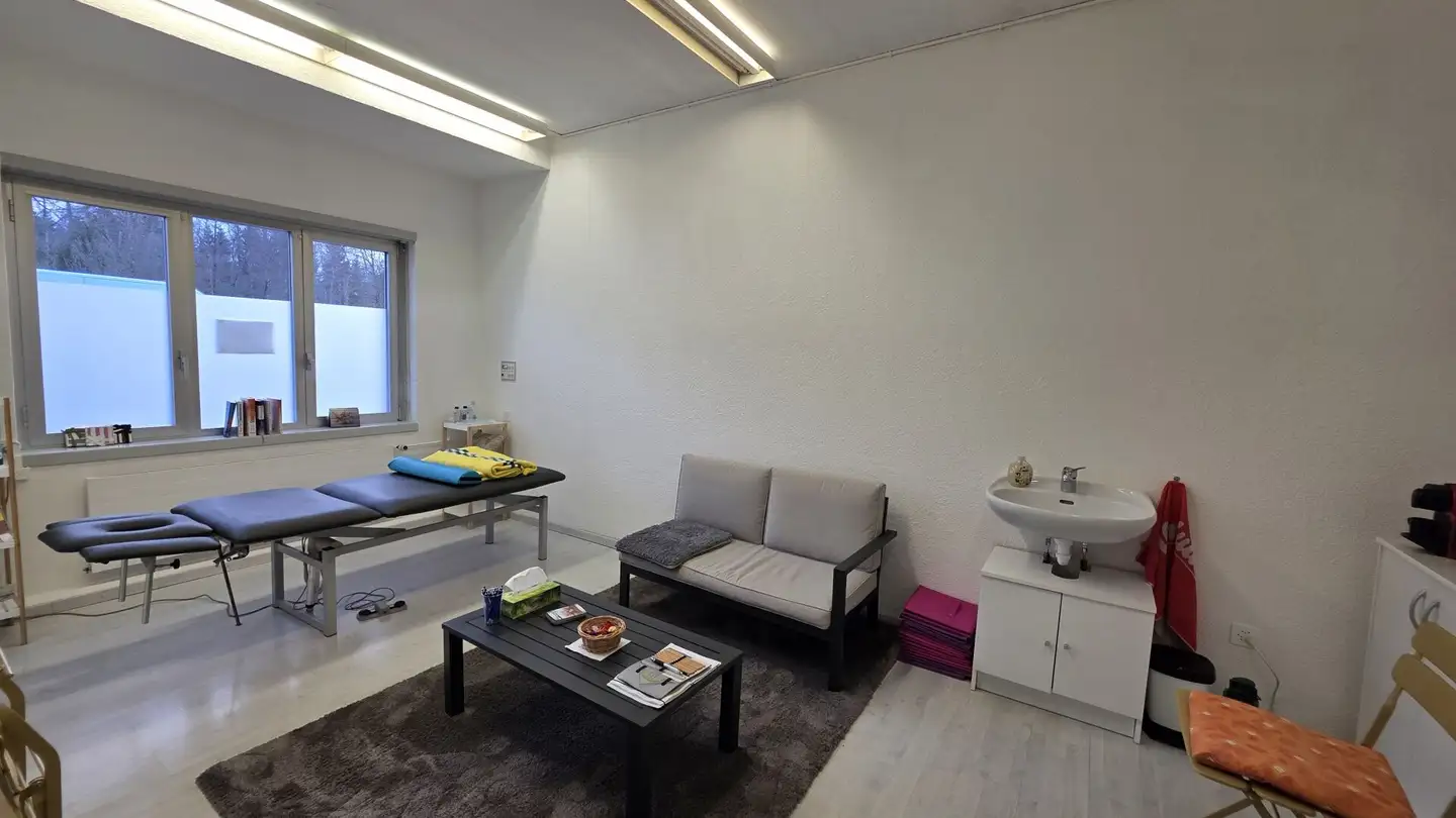 Bureau à louer - Spitalstrasse, 8630 Rüti ZH - Photo 2