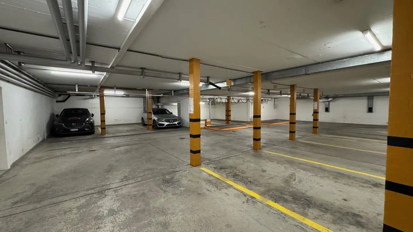 Tiefgaragenstellplatz mieten - Via Serlas 26, 7500 St. Moritz - Foto 3