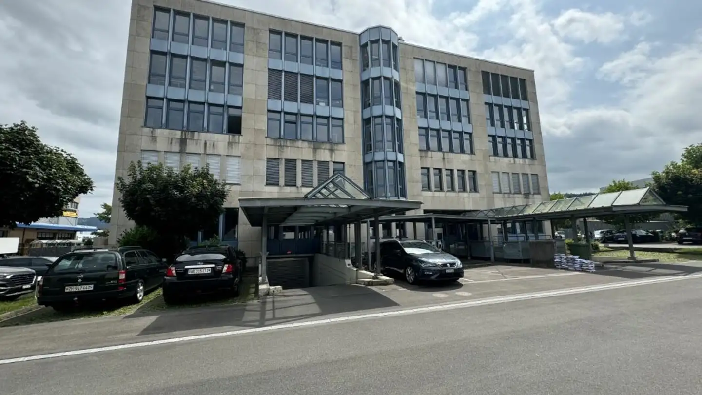 Spazio ufficio in affitto - Grundstrasse 12, 6343 Rotkreuz