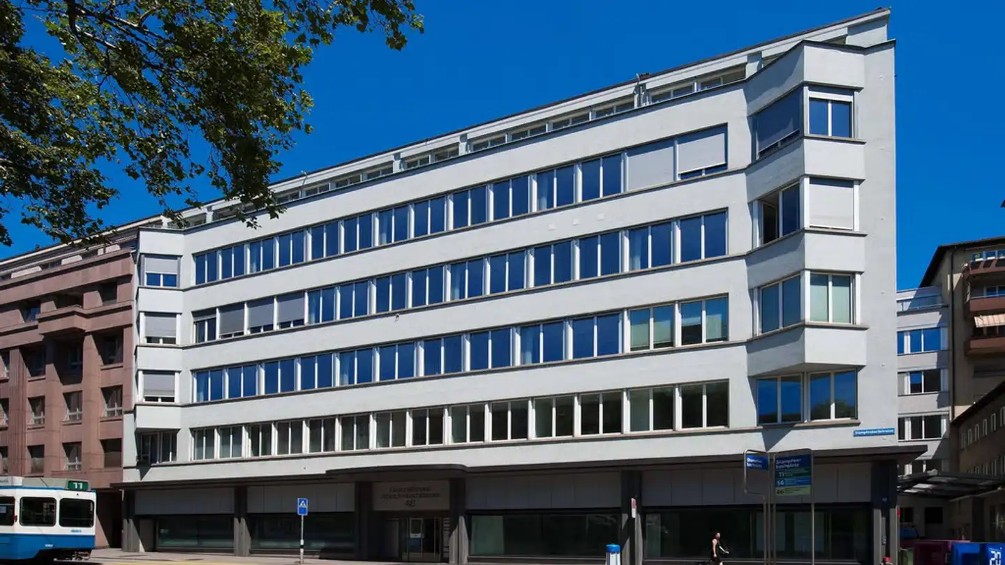 Place de parking souterraine à louer - Stampfenbachstrasse 48, 8006 Zürich