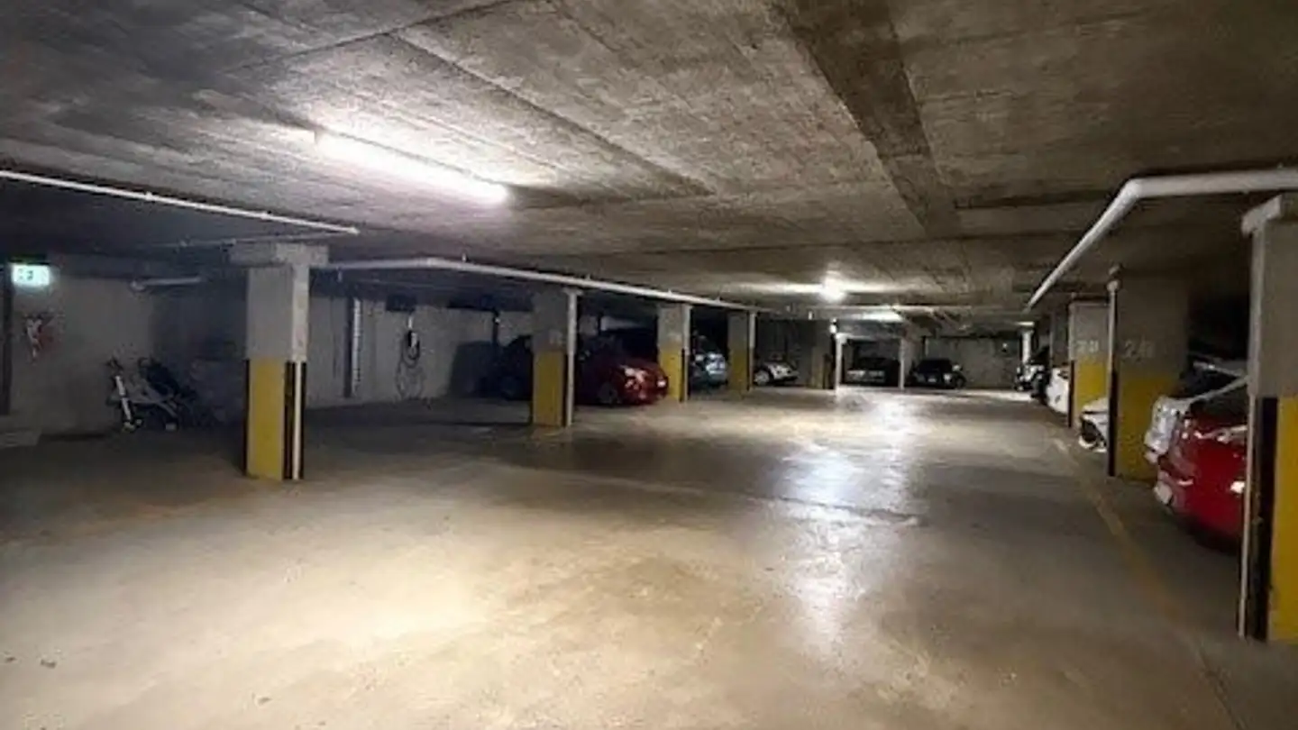 Tiefgaragenstellplatz mieten - Brüggbühlstrasse 37a, 3172 Niederwangen b. Bern
