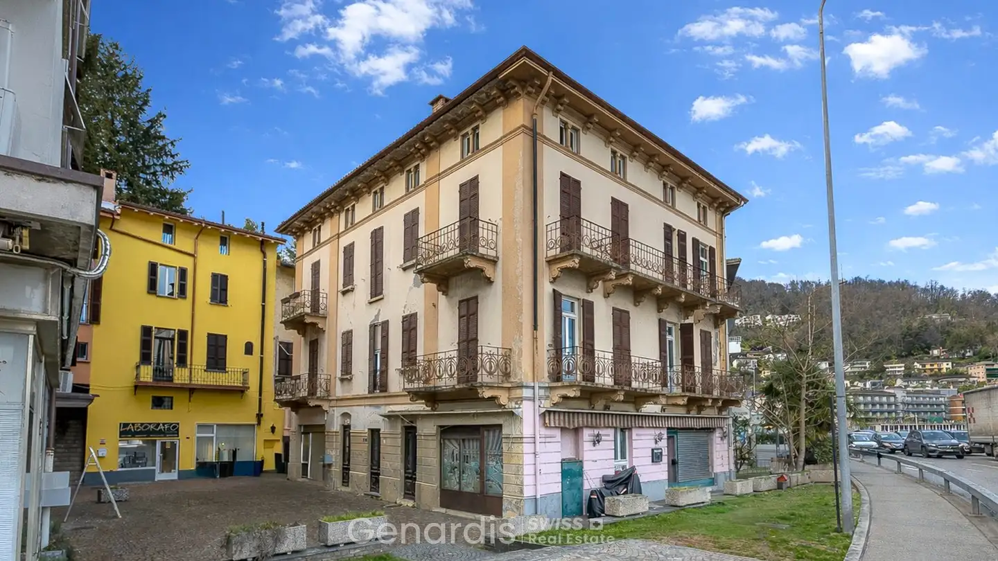 Villa in vendita - Via Lugano 10, 6988 Ponte Tresa