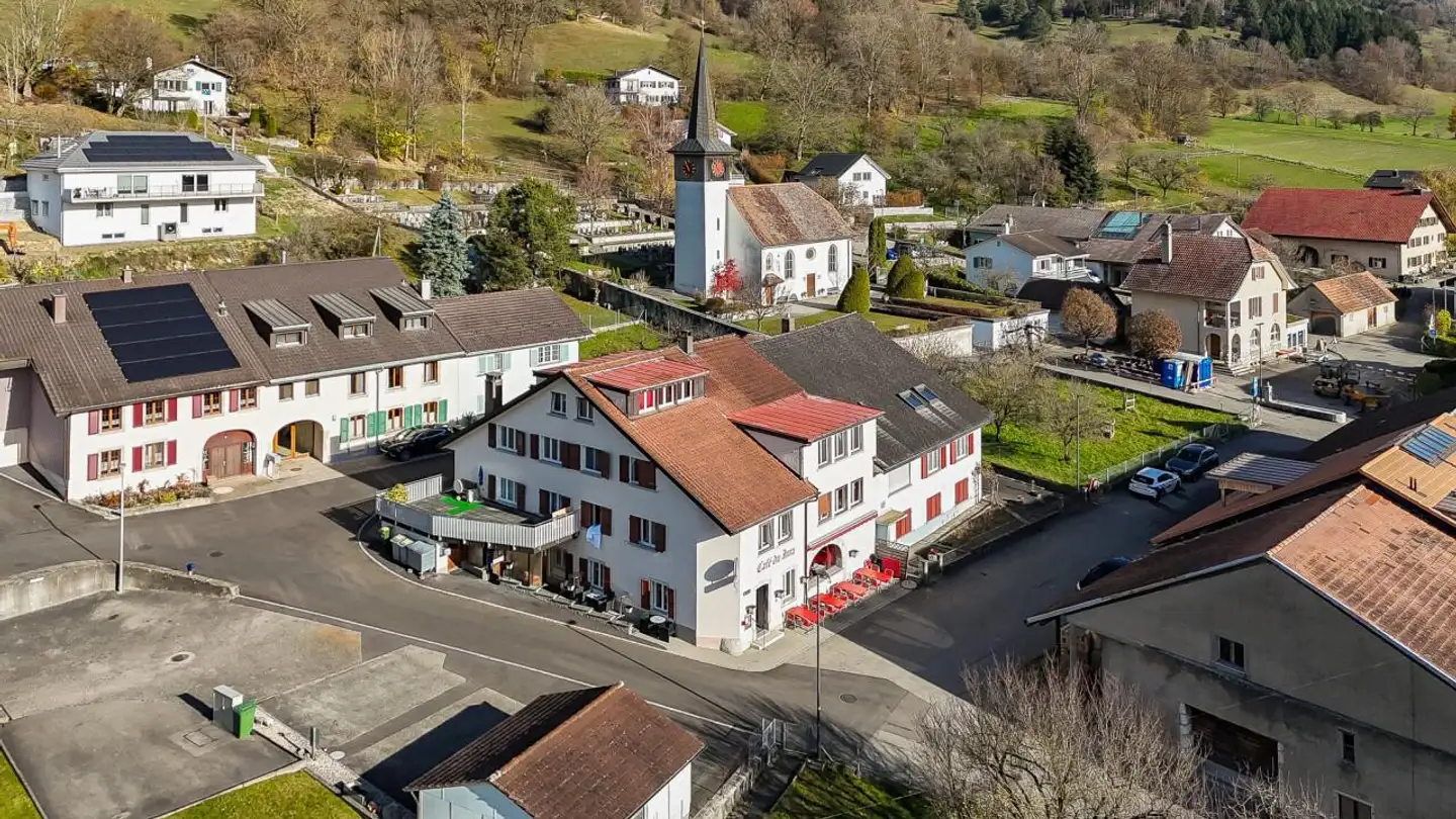 Edificio ad uso misto in vendita - 2603 Péry