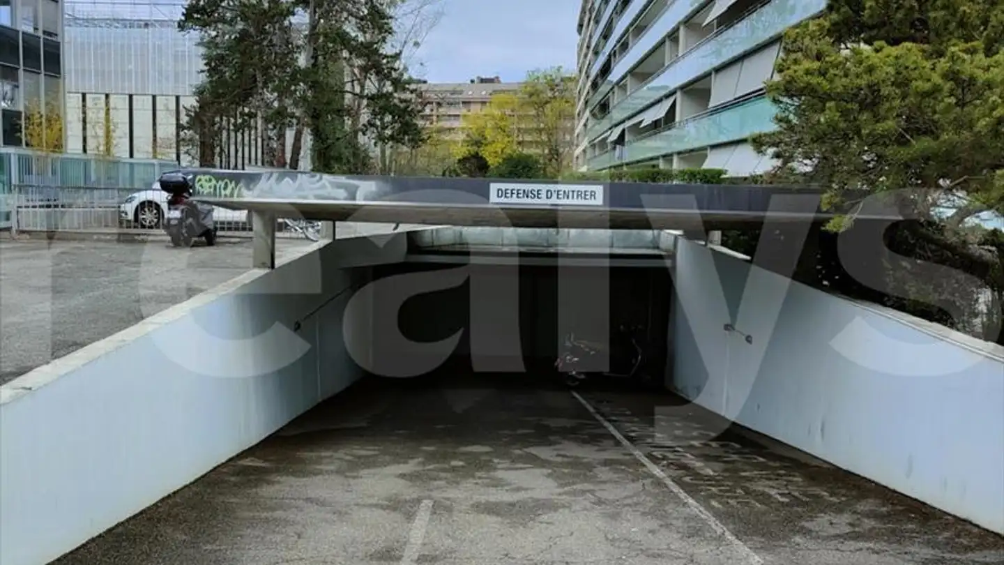 Garage à louer - 1208 Genève
