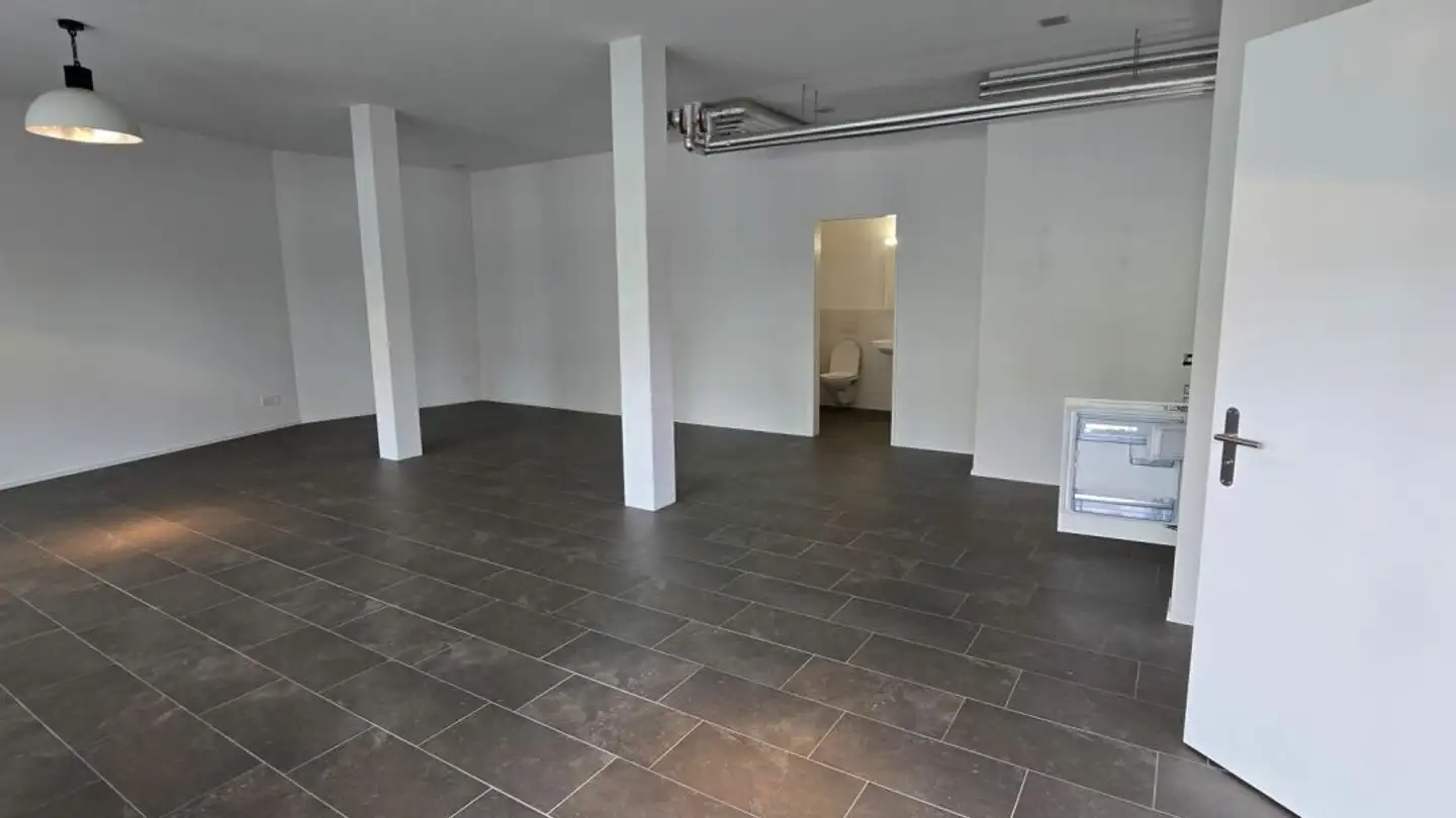 Mixed-use building for rent - Chlösterlistrasse 5, 6403 Küssnacht am Rigi