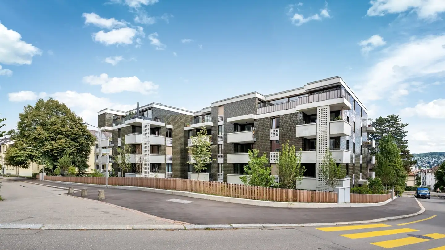 Place de parking couverte à louer - Besenrainstrasse, 8038 Zürich