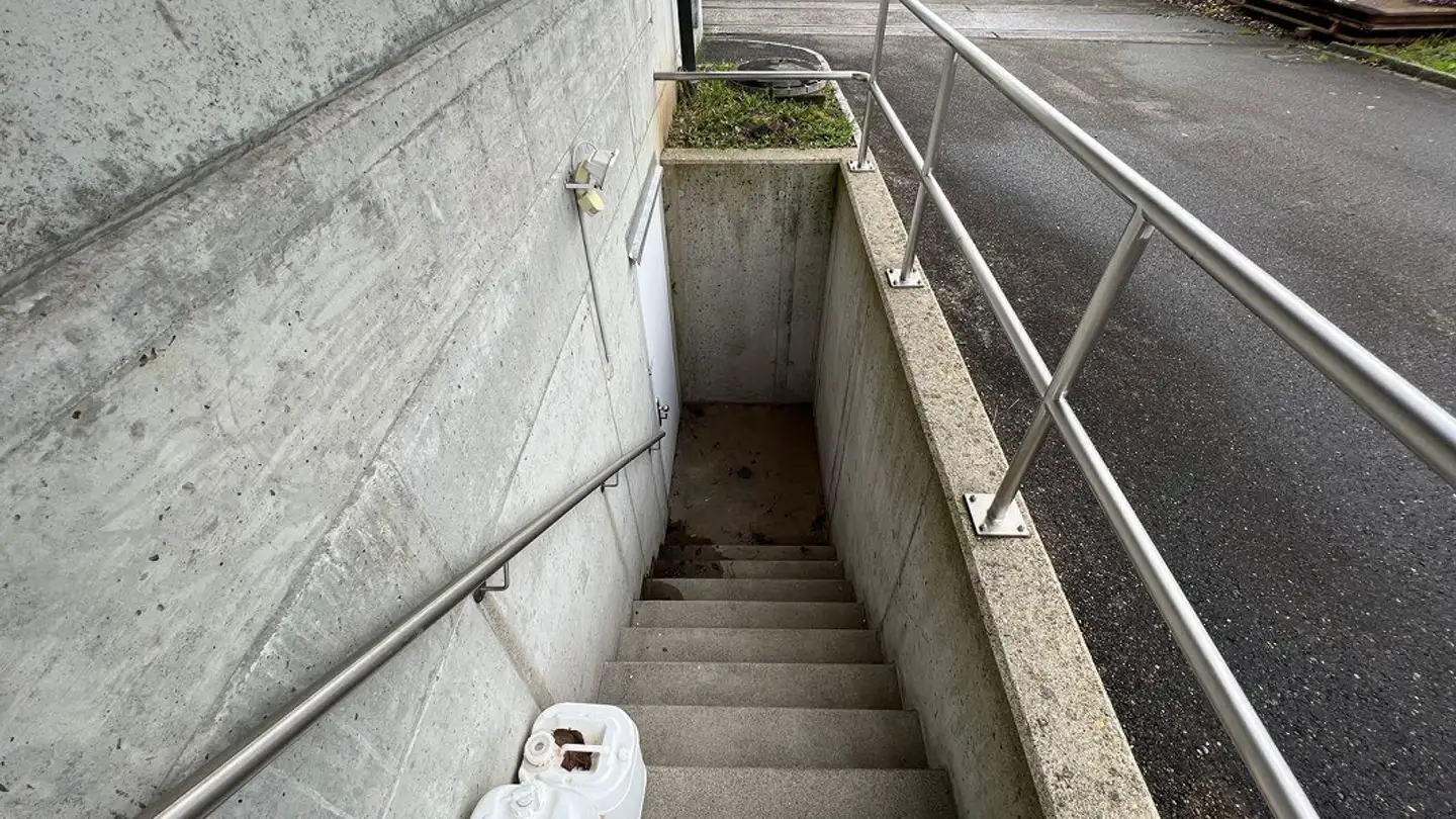 Commercial à louer - Gewerbestrasse 14, 8155 Niederhasli - Photo 2