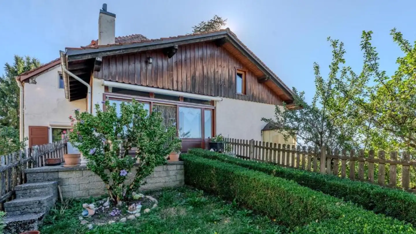 Row house for sale - 1423 Villars-Burquin - Photo 3