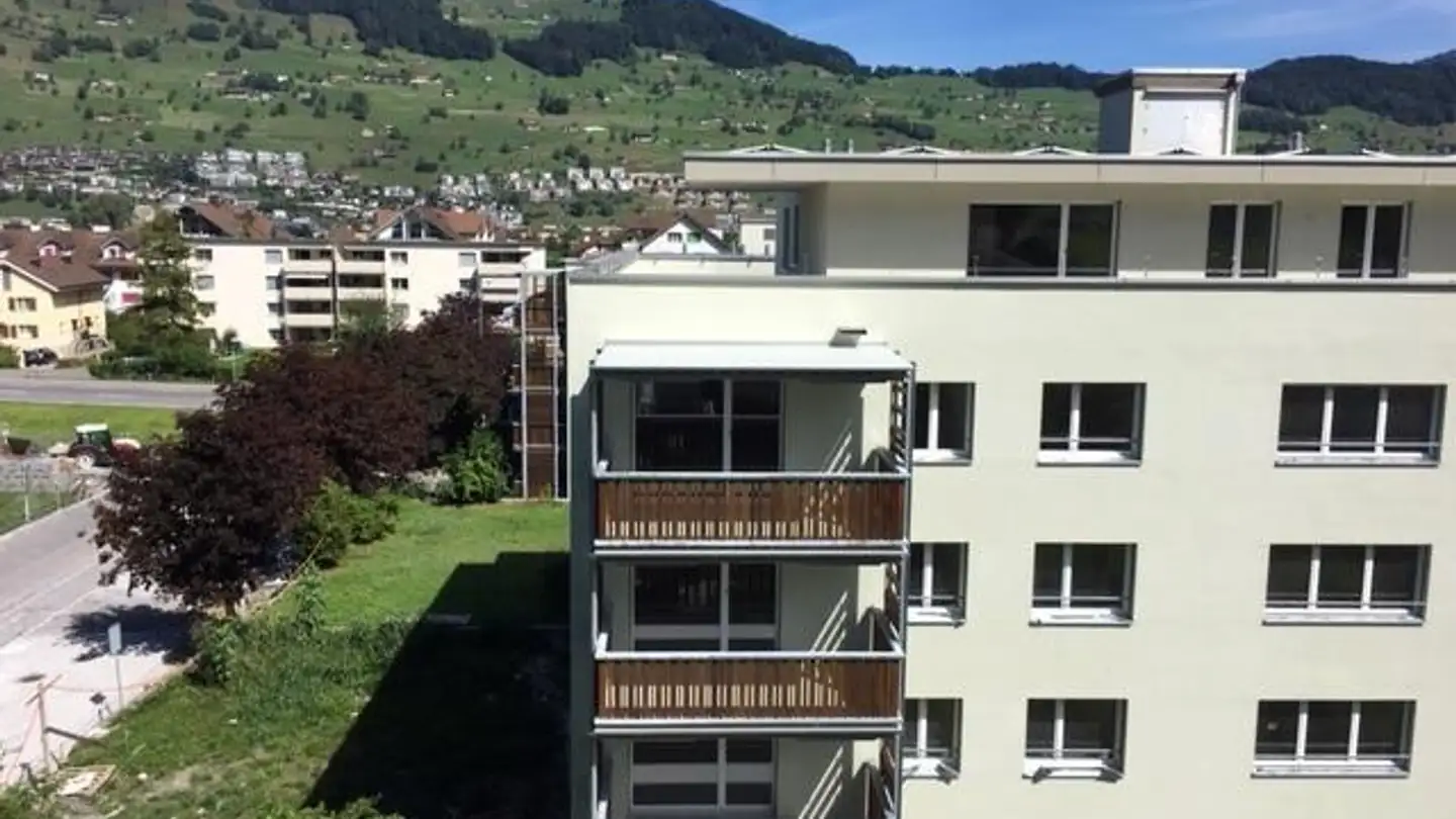 Tiefgaragenstellplatz mieten - Guggerhofstrasse 1, 6374 Buochs