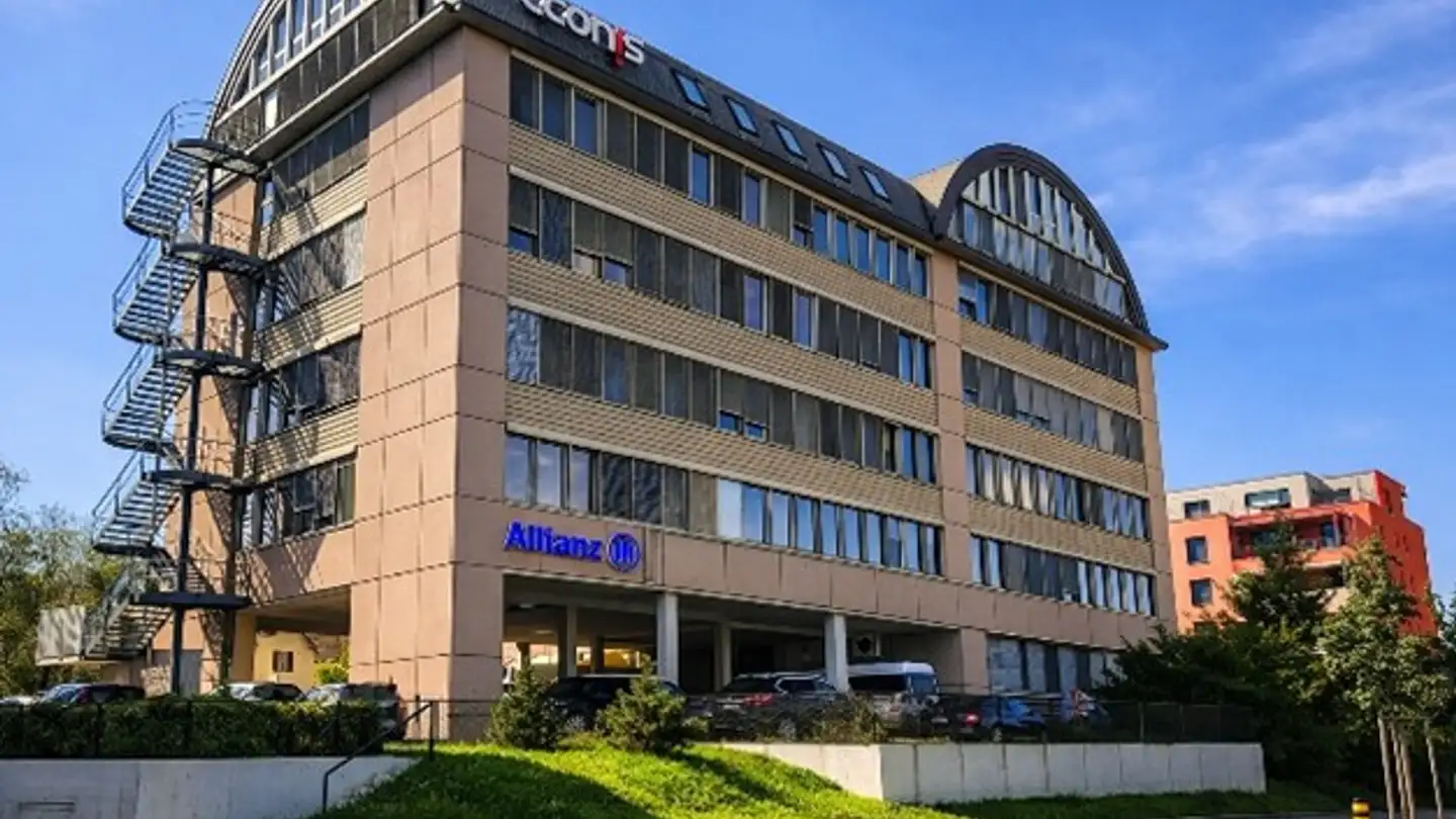 Commercial à louer - Neumattstrasse 7, 8953 Dietikon