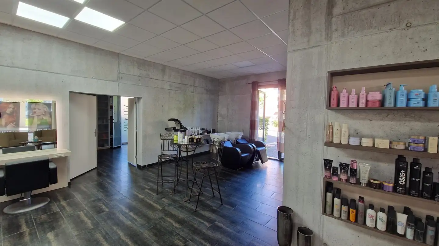 Coiffeur à louer - Landstrasse 166, 5415 Nussbaumen AG - Photo 3