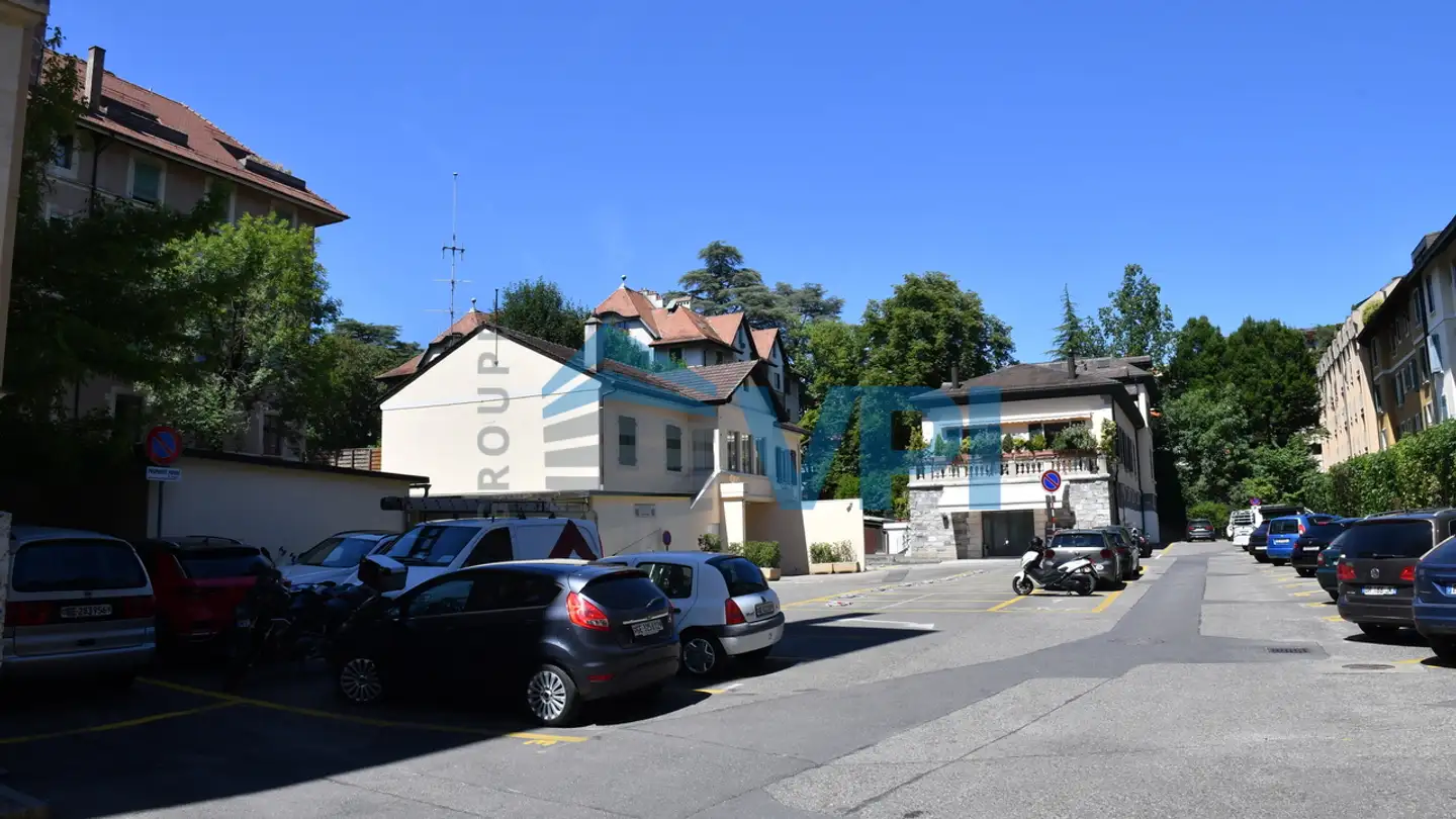 Place de parking extérieure à louer - Avenue De Miremont 35a, 1206 Genève