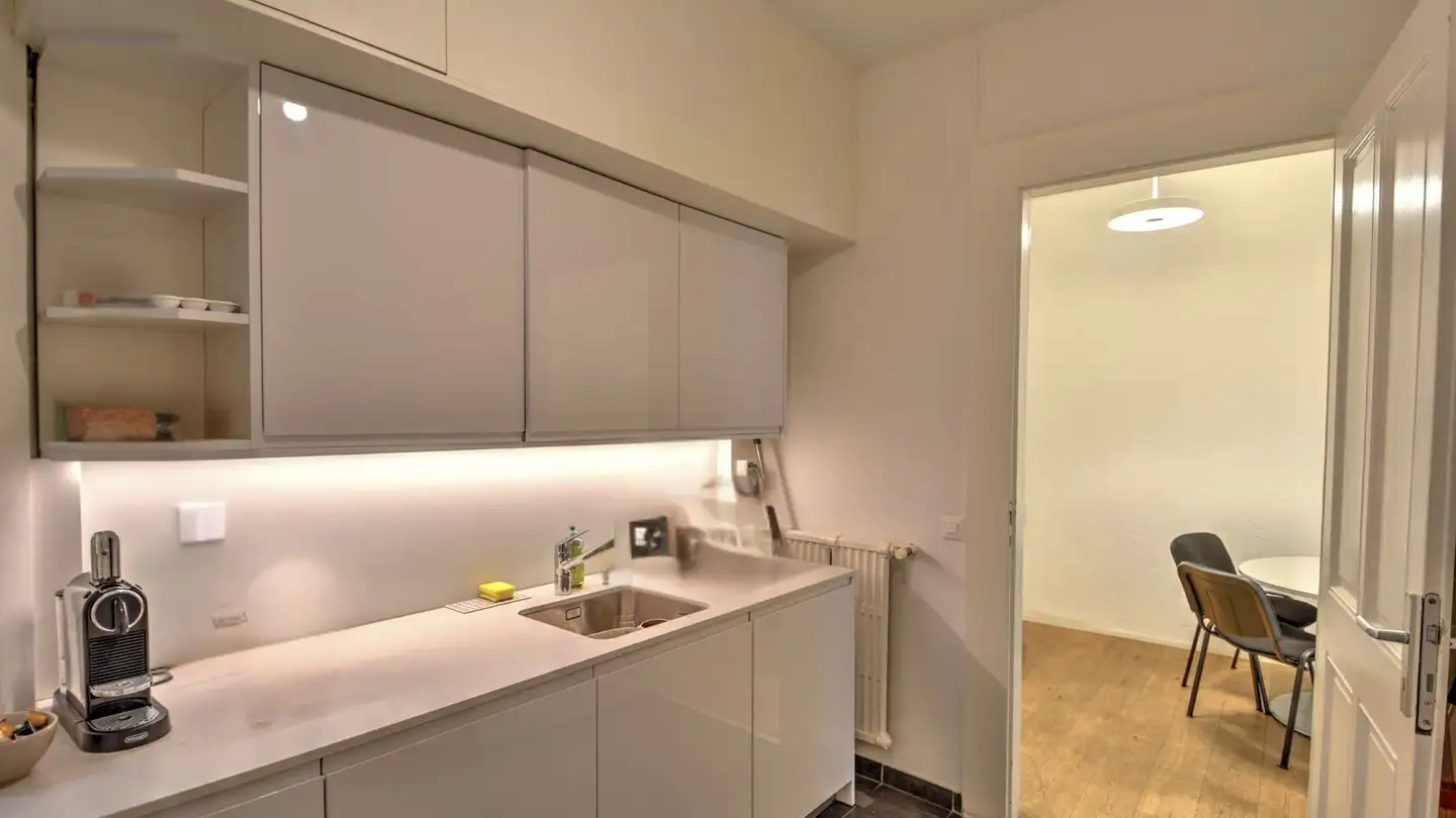 Mixed-use building for rent - Rue Du Rhône 57, 1204 Genève