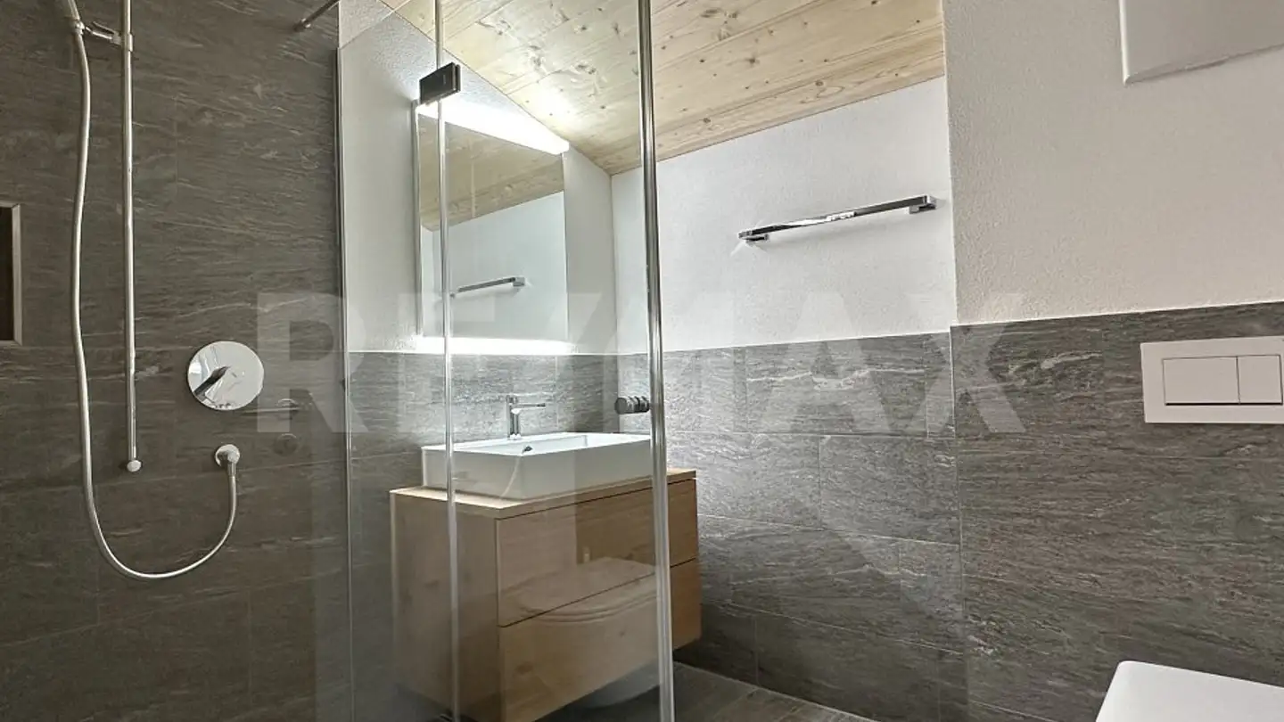 Dachgeschosswohnung kaufen - Tersierstrasse, 7220 Schiers - Foto 3