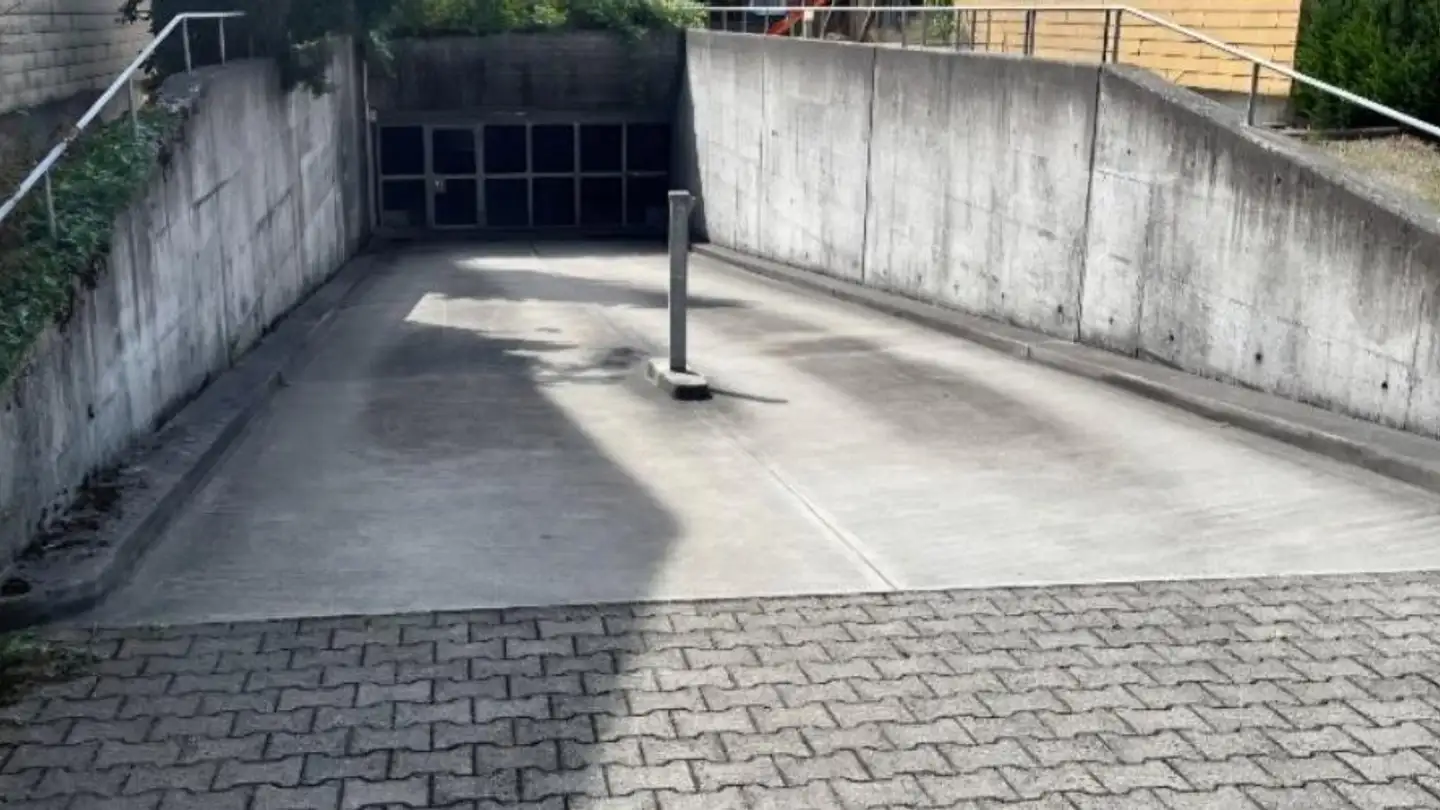 Tiefgaragenstellplatz mieten - Suhrhardweg 26, 5033 Buchs AG