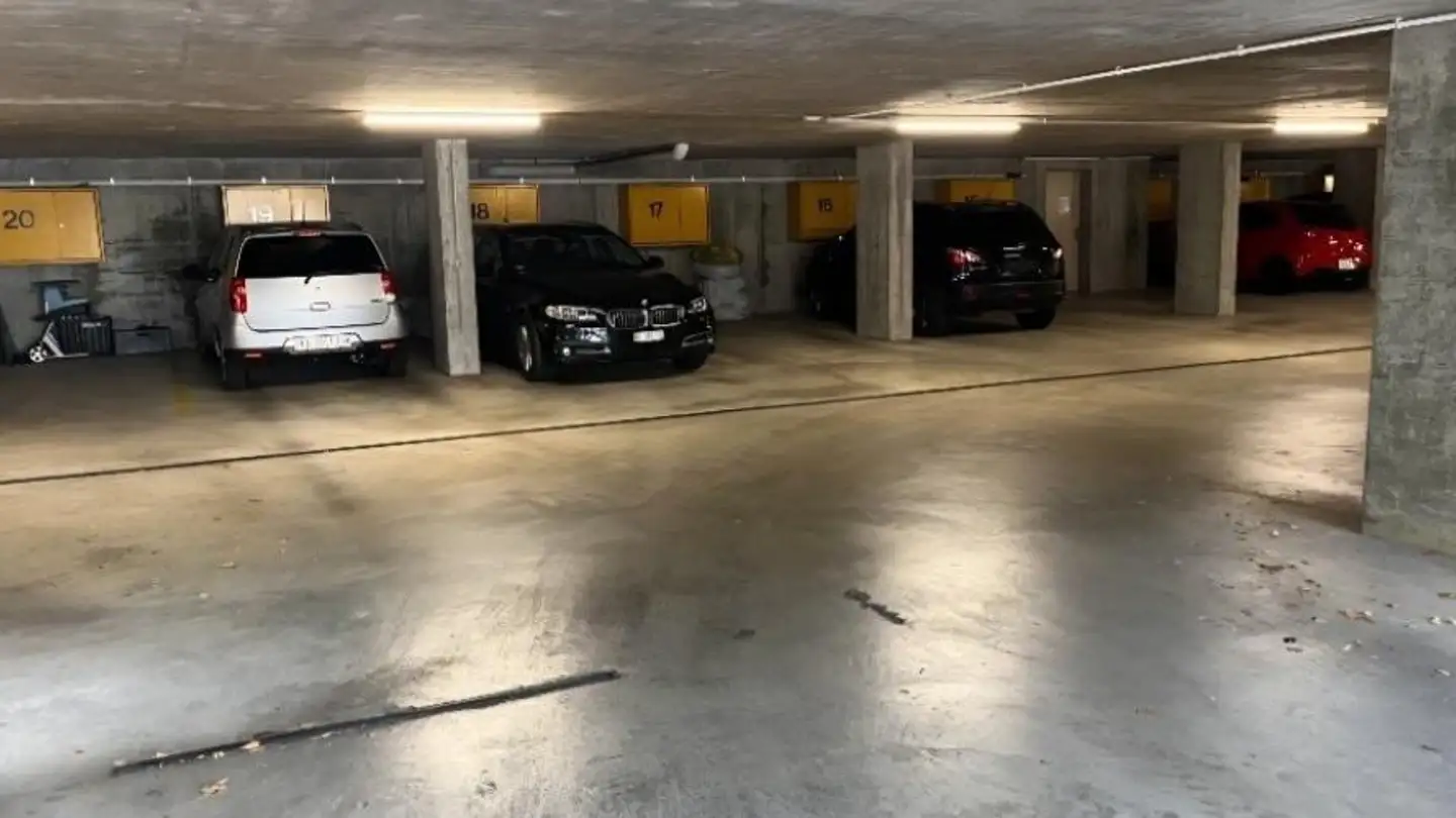 Tiefgaragenstellplatz mieten - Suhrhardweg 26, 5033 Buchs AG - Foto 3