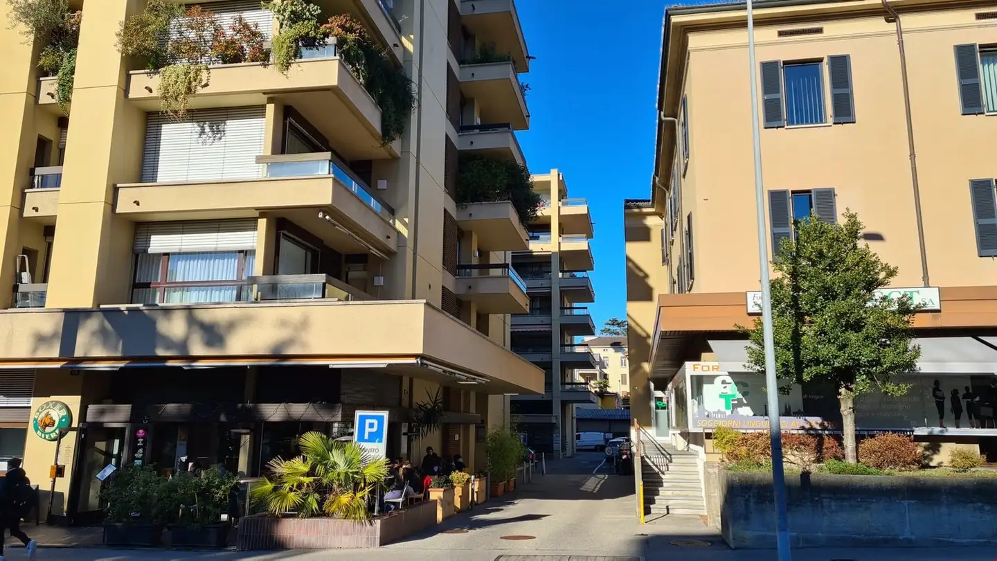 Outdoor parking space for rent - Viale Carlo Cattaneo 23, 6900 Lugano - Photo 3