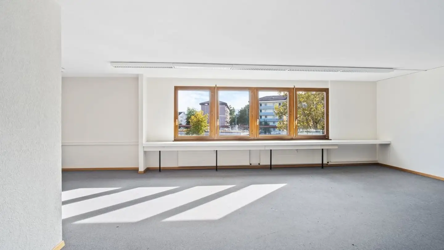 Bürofläche mieten - Bahnstrasse 18, 8603 Schwerzenbach - Foto 4